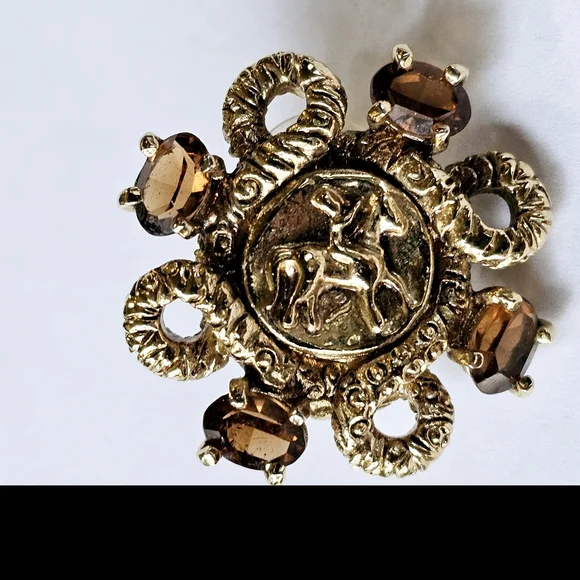 RARE Vintage Designer St John Intaglio Collection Clip- On Earrings! 🔥 - Picture 4 of 7